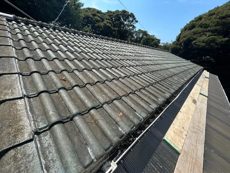 平戸市O様邸の屋根塗装工事前の外観
