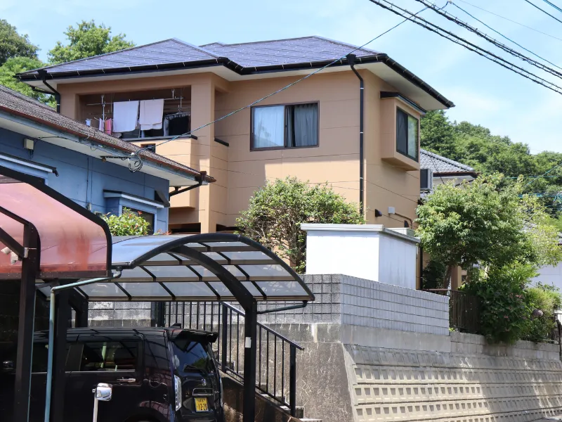 武雄市M様邸の外壁塗装施工後の住宅全景