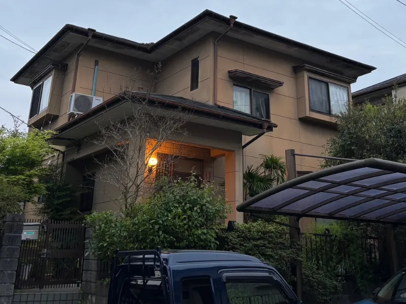 武雄市M様邸の外壁塗装施工前の住宅全景